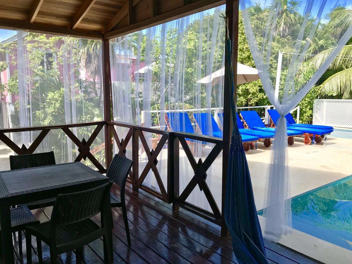 Hummingbirds Cabins 库尔克岛 外观 照片