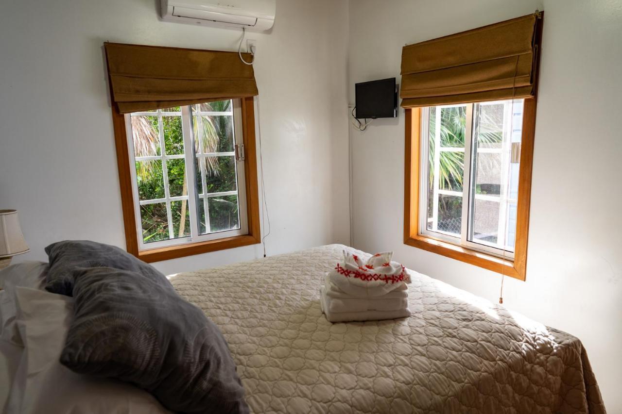 Hummingbirds Cabins 库尔克岛 外观 照片