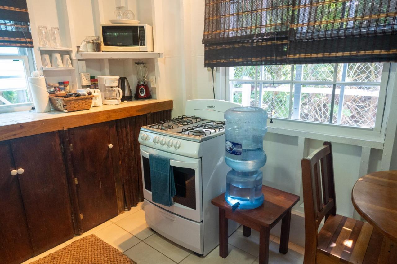 Hummingbirds Cabins 库尔克岛 外观 照片